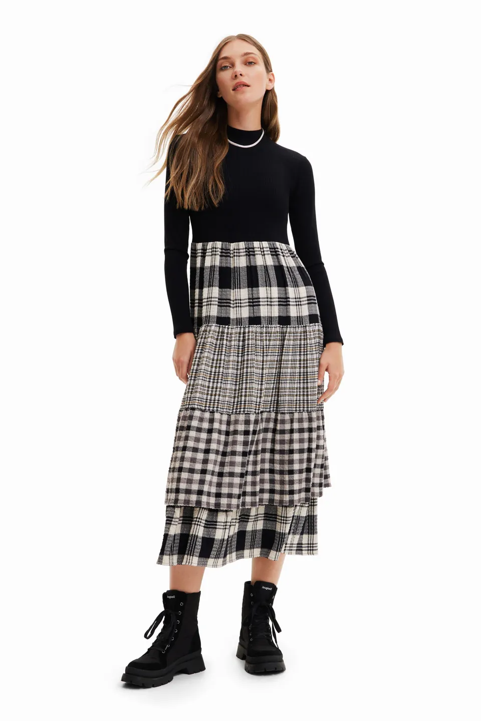 Desigual Ruha, 2. fotó