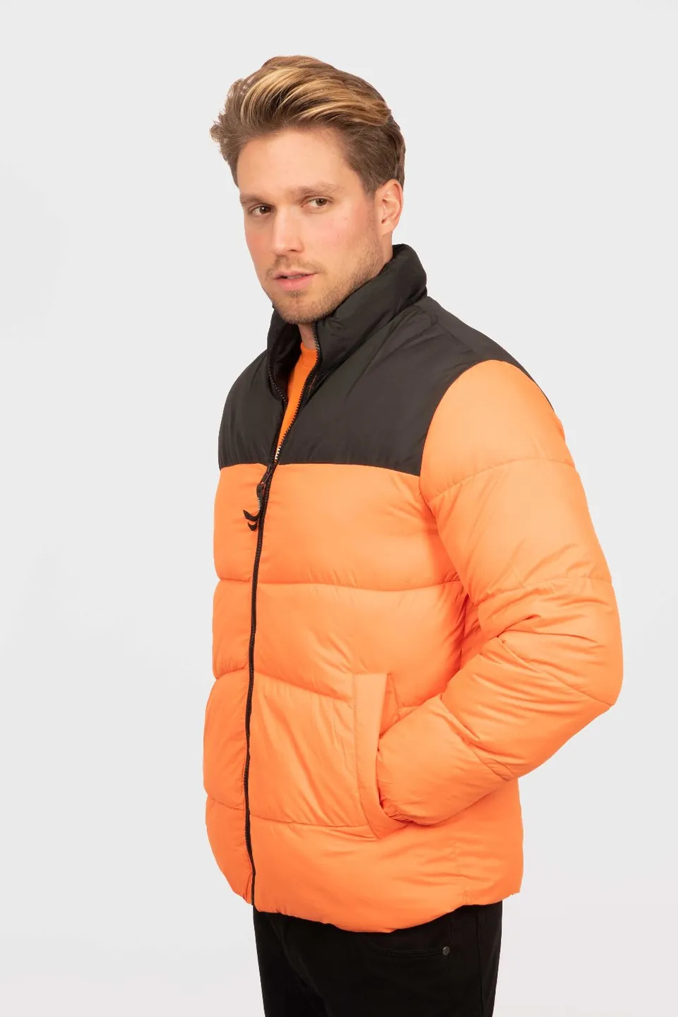 Jack & Jones Dzseki, 2. fotó