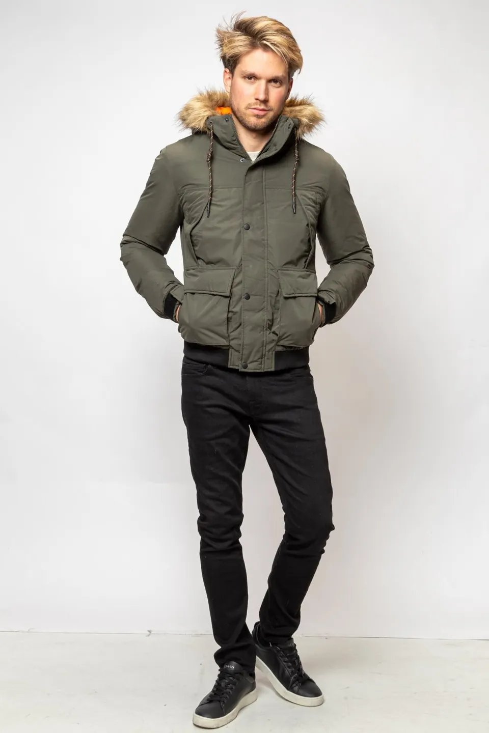 Jack & Jones Dzseki, 2. fotó