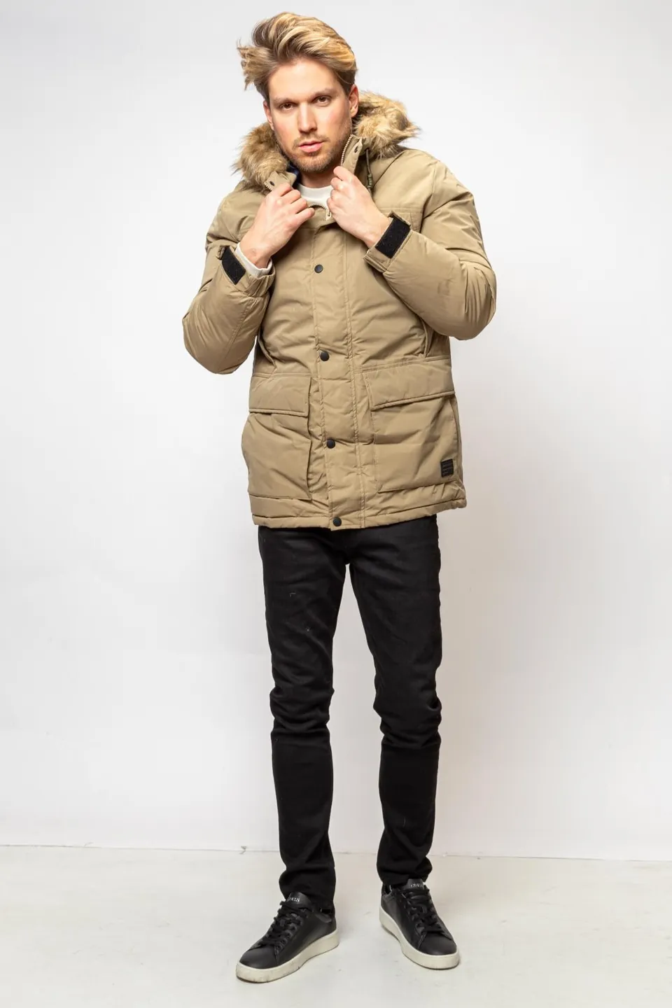 Jack & Jones Dzseki, 2. fotó