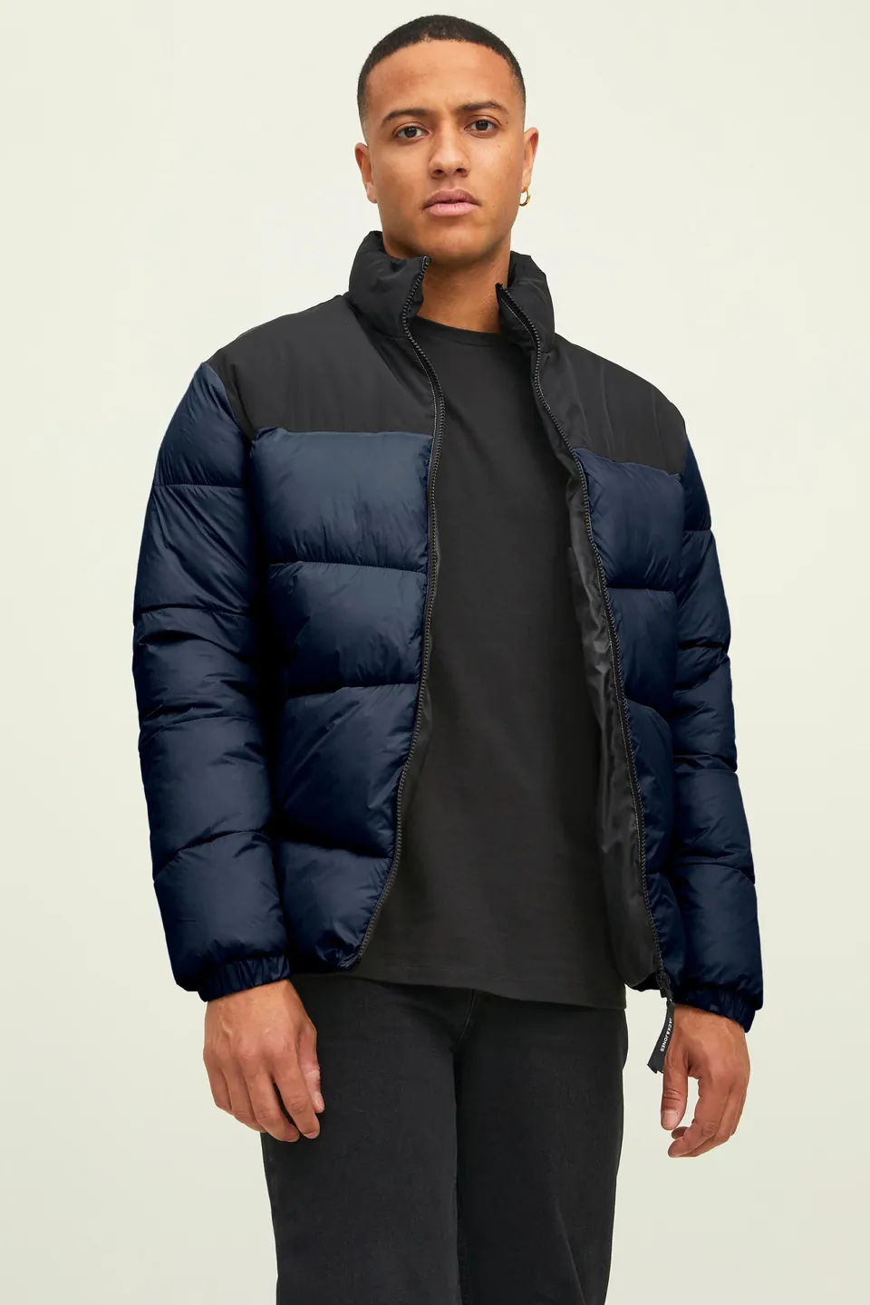 Jack & Jones Dzseki, 2. fotó