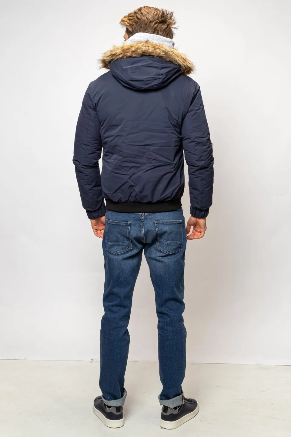 Jack & Jones Dzseki, 3. fotó