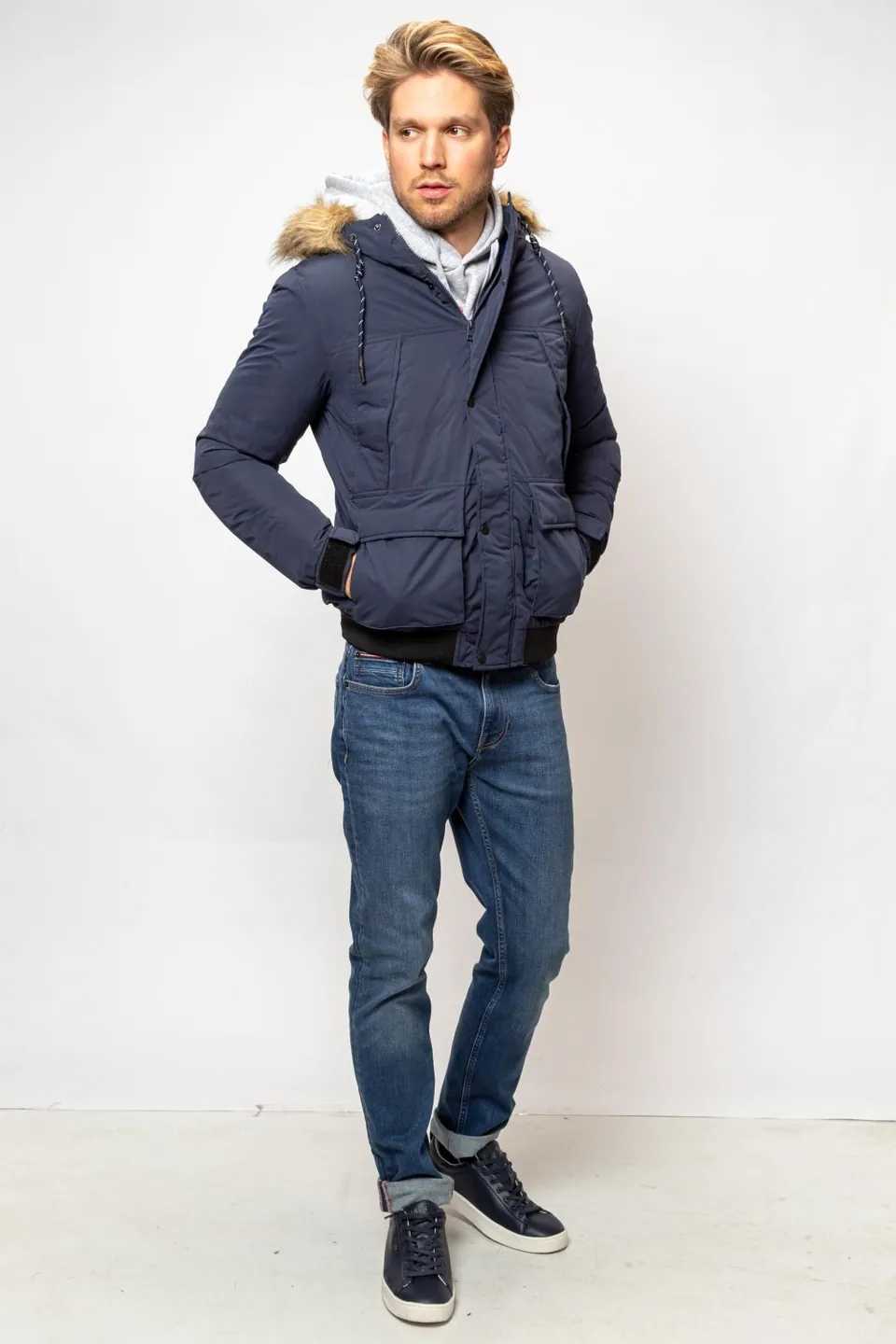 Jack & Jones Dzseki, 2. fotó