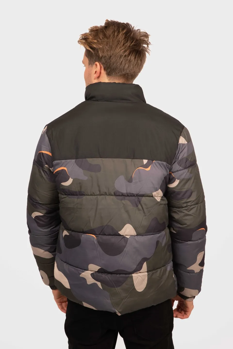 Jack & Jones Dzseki, 3. fotó